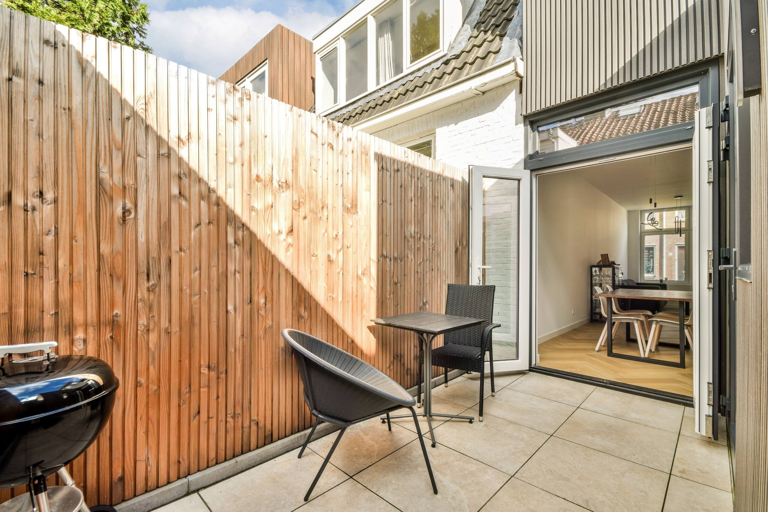 Security Property Fence Fencing – Ashwood Fencing & Landscaping Ltd